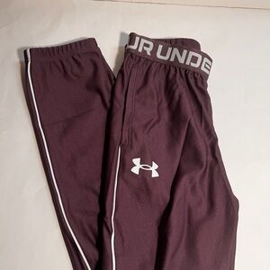 Under Armour Girls Maroon Sweatpants With Elastic Waistband and Logo